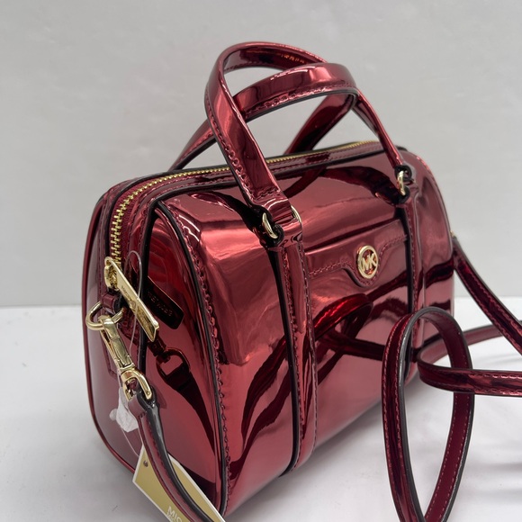 MICHAEL KORS Jet Set Sm Metallic Convertible Crossbody Duffle XBODY
Cherry
NWT - Picture 3 of 16